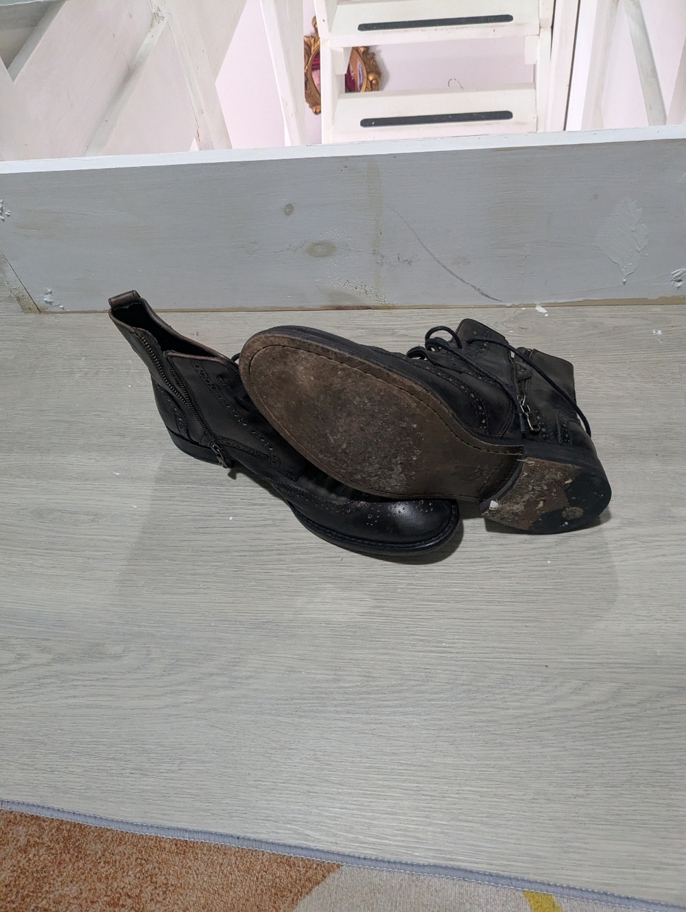 Men Shoe - Picture 4 of 4
